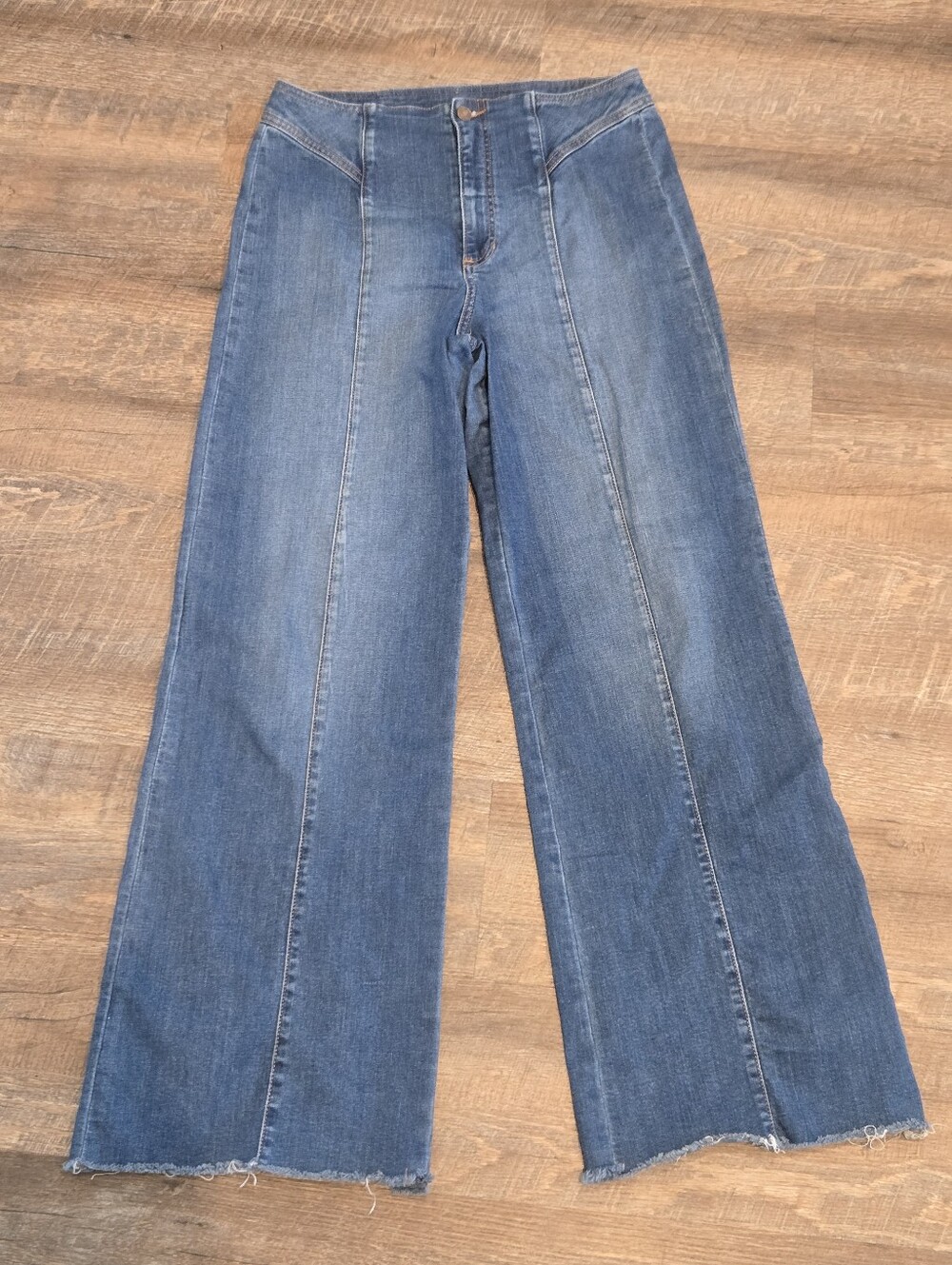 Sneak Peek Wide Leg Jeans, Size 9/29